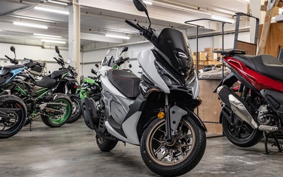 Neufahrzeug Malaguti Madison 125 - Bild 2