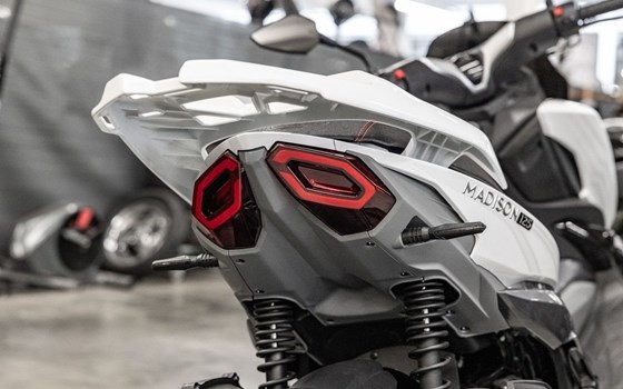 Neufahrzeug Malaguti Madison 125 - Bild 20