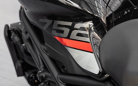 Neufahrzeug Benelli 752 S - Bild 11