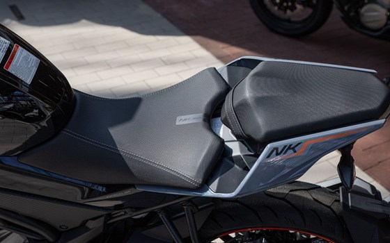 Neufahrzeug CFMOTO 300NK - Bild 11