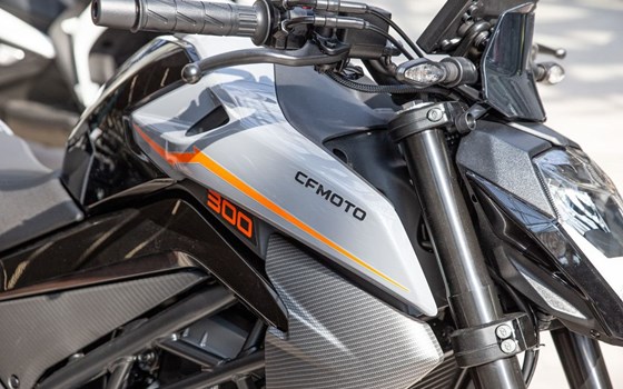 Neufahrzeug CFMOTO 300NK - Bild 9