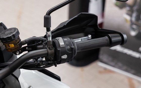 Neufahrzeug Kawasaki Versys 1100 SE - Bild 7