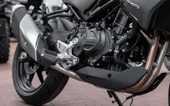 Neufahrzeug CFMOTO 450NK - Bild 18