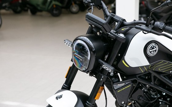 Gebrauchtmotorrad Benelli Leoncino 125 - Bild 10