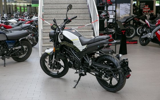 Gebrauchtmotorrad Benelli Leoncino 125 - Bild 4