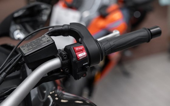 Gebrauchtmotorrad Yamaha Niken - Bild 6