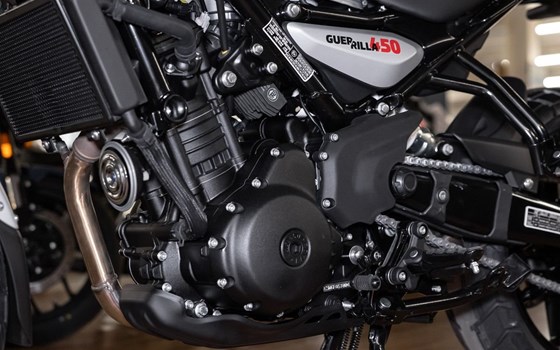 Neufahrzeug Royal Enfield Guerrilla 450 - Bild 13
