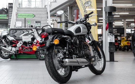 Neufahrzeug Benelli Imperiale 400 - Bild 6