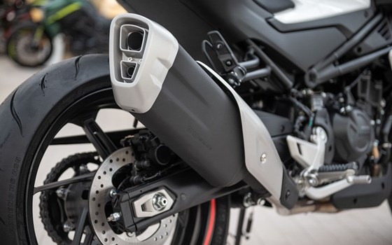 Neufahrzeug CFMOTO 450NK - Bild 11