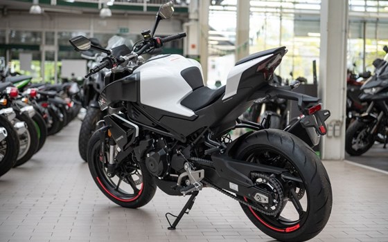 Neufahrzeug CFMOTO 450NK - Bild 2