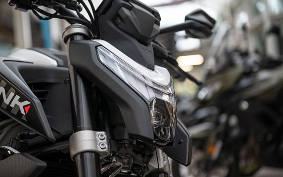 Neufahrzeug CFMOTO 450NK - Bild 7