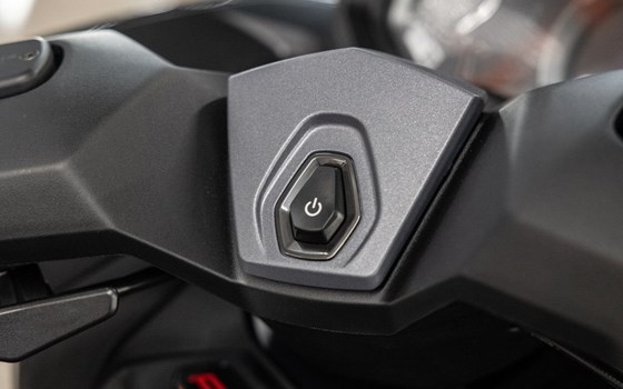 Neufahrzeug Kymco AK 550i ABS PREMIUM - Bild 11