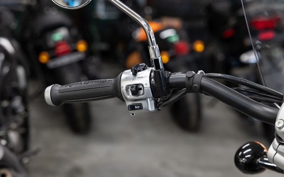 Neufahrzeug Royal Enfield Super Meteor 650 - Bild 8