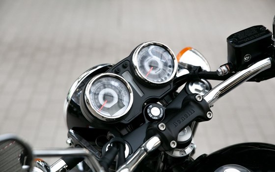 Neufahrzeug Benelli Imperiale 400 - Bild 12