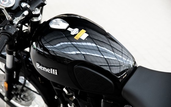 Neufahrzeug Benelli Imperiale 400 - Bild 7