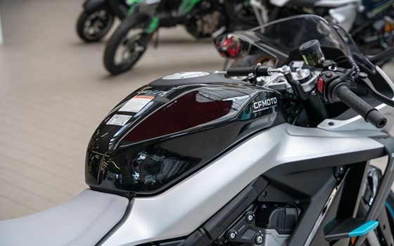 Neufahrzeug CFMOTO 675SR-R - Bild 10