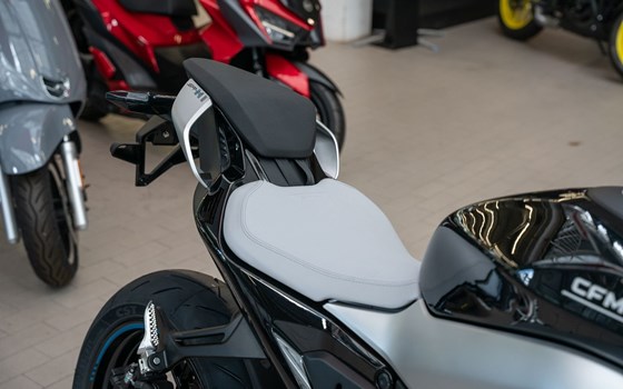 Neufahrzeug CFMOTO 675SR-R - Bild 11