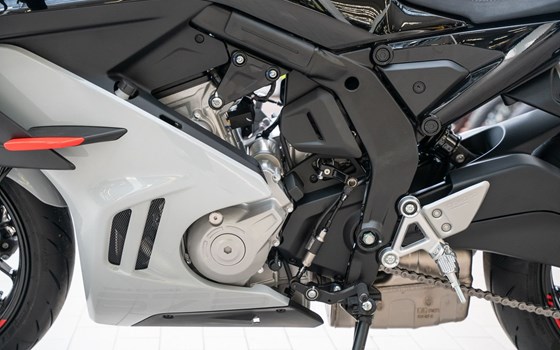 Neufahrzeug CFMOTO 675SR-R - Bild 15