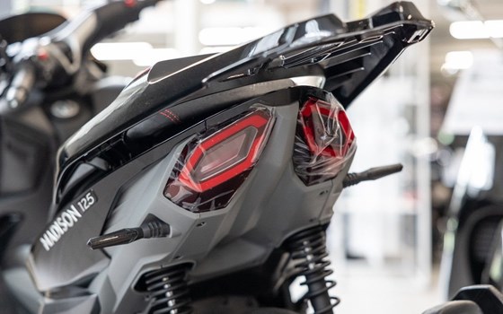 Neufahrzeug Malaguti Madison 125 - Bild 10