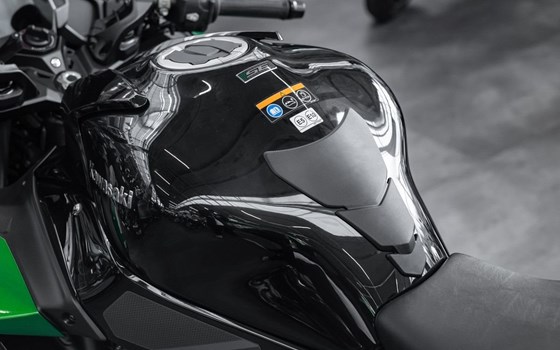 Neufahrzeug Kawasaki Ninja H2 SX SE - Bild 10