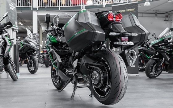 Neufahrzeug Kawasaki Ninja H2 SX SE - Bild 5