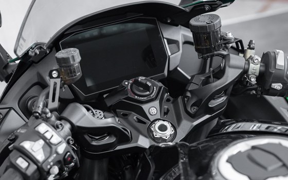 Neufahrzeug Kawasaki Ninja H2 SX SE - Bild 9
