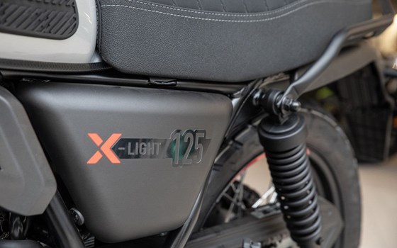 Gebrauchtmotorrad Keeway X-Light 125 - Bild 17