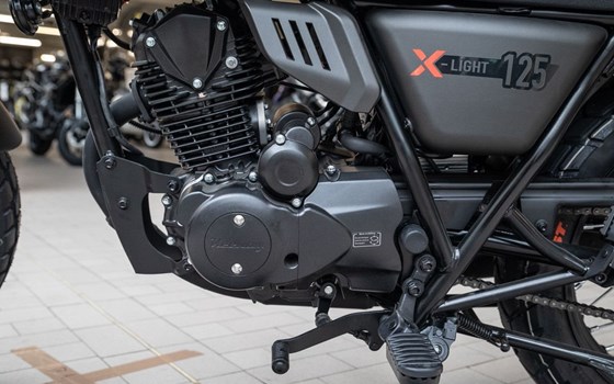 Gebrauchtmotorrad Keeway X-Light 125 - Bild 19