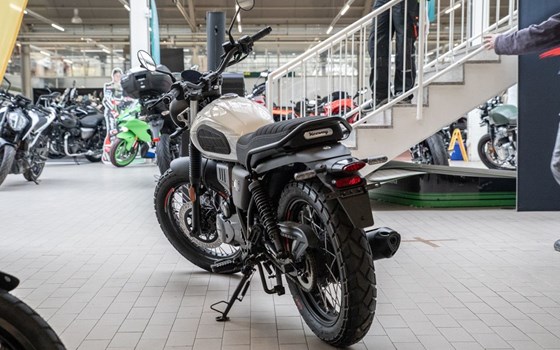 Gebrauchtmotorrad Keeway X-Light 125 - Bild 5