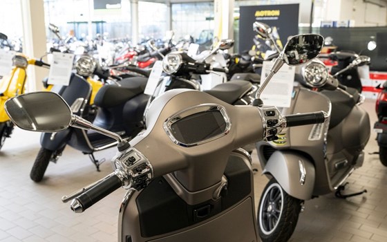 Neufahrzeug Vespa GTS 125 Supertech iGET - Bild 18