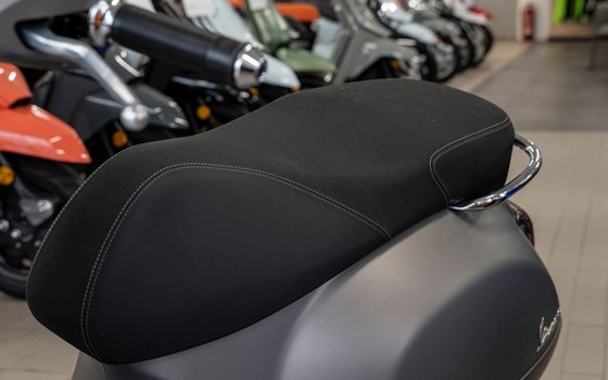 Neufahrzeug Vespa GTS 125 Supertech iGET - Bild 9