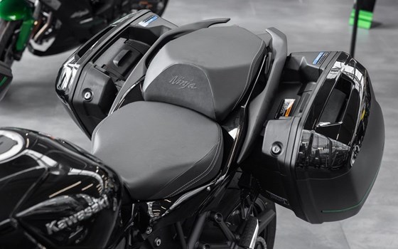 Neufahrzeug Kawasaki Ninja H2 SX - Bild 11