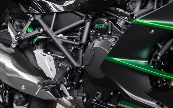 Neufahrzeug Kawasaki Ninja H2 SX - Bild 16