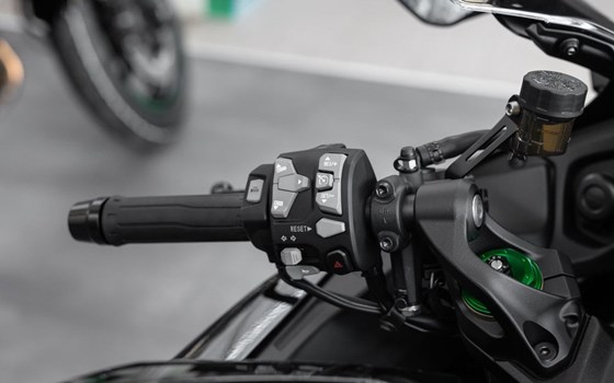 Neufahrzeug Kawasaki Ninja H2 SX - Bild 8