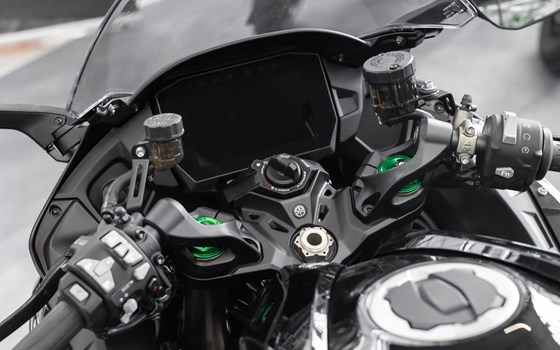 Neufahrzeug Kawasaki Ninja H2 SX - Bild 9