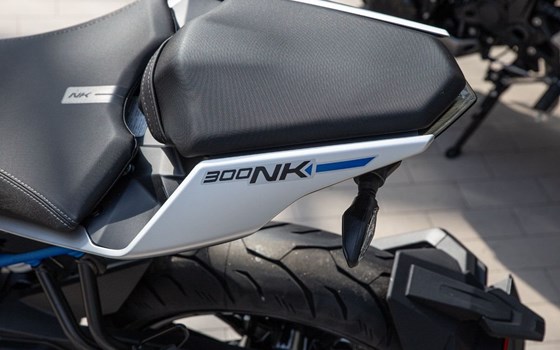 Neufahrzeug CFMOTO 300NK - Bild 10