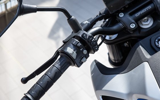 Neufahrzeug CFMOTO 300NK - Bild 13