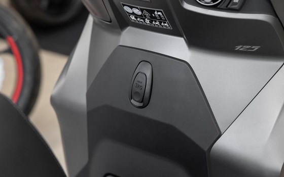 Neufahrzeug Voge SR16 125 ABS TCS - Bild 10