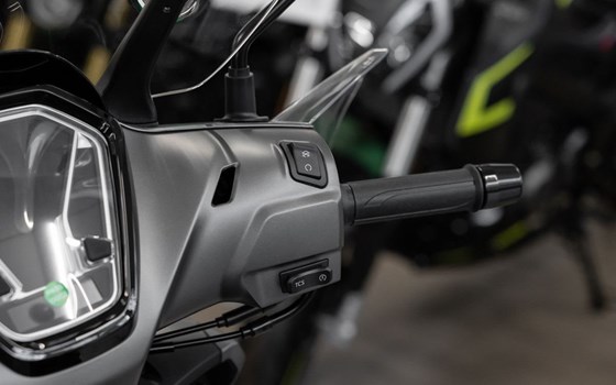 Neufahrzeug Voge SR16 125 ABS TCS - Bild 7