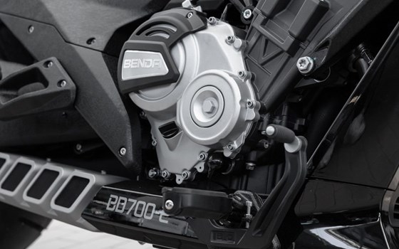 Gebrauchtmotorrad Benda LFC 700 - Bild 17