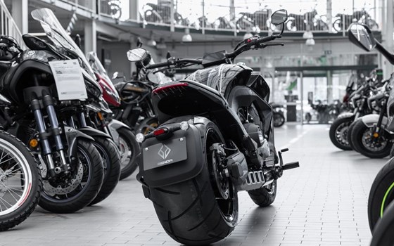 Gebrauchtmotorrad Benda LFC 700 - Bild 3