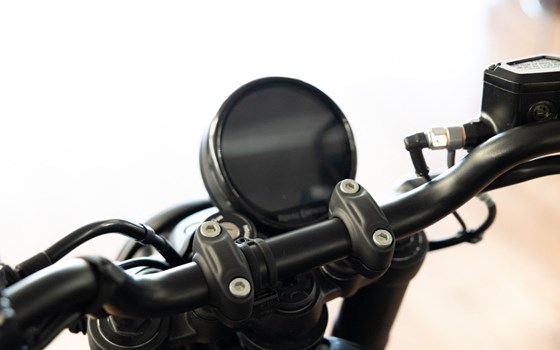 Neufahrzeug Royal Enfield Guerrilla 450 - Bild 10