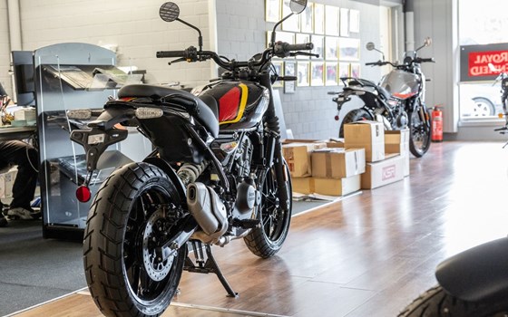 Neufahrzeug Royal Enfield Guerrilla 450 - Bild 6