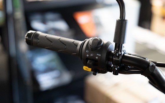 Neufahrzeug Royal Enfield Guerrilla 450 - Bild 7