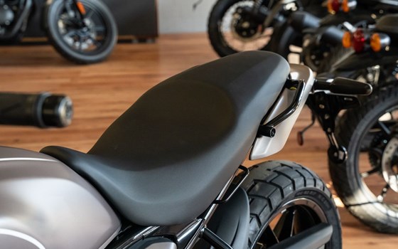 Neufahrzeug Royal Enfield Guerrilla 450 - Bild 10