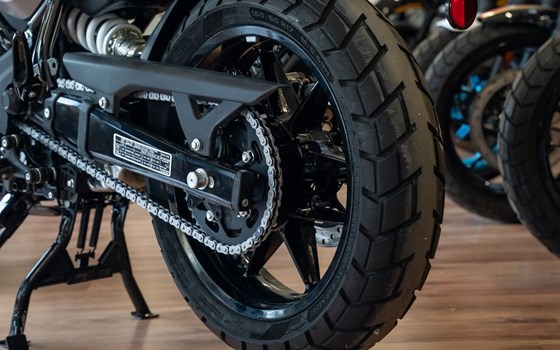 Neufahrzeug Royal Enfield Guerrilla 450 - Bild 20