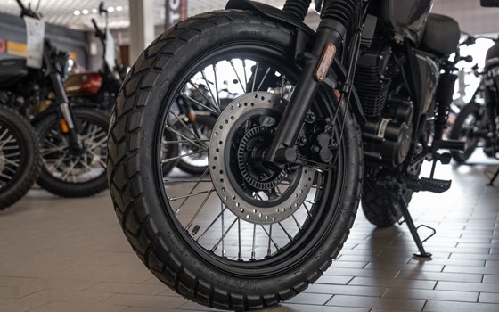 Neufahrzeug Brixton Cromwell 125 - Bild 8