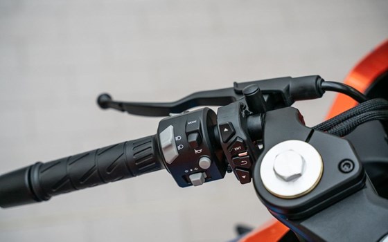 Neufahrzeug CFMOTO 300SR - Bild 11