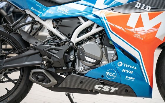 Neufahrzeug CFMOTO 300SR - Bild 15