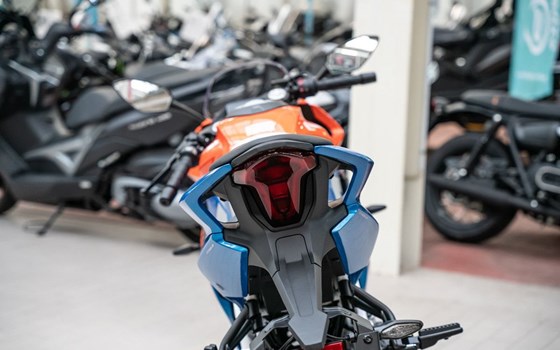 Neufahrzeug CFMOTO 300SR - Bild 8